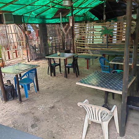 Paljas Backpackers Hotel Потчефструм Екстериор снимка