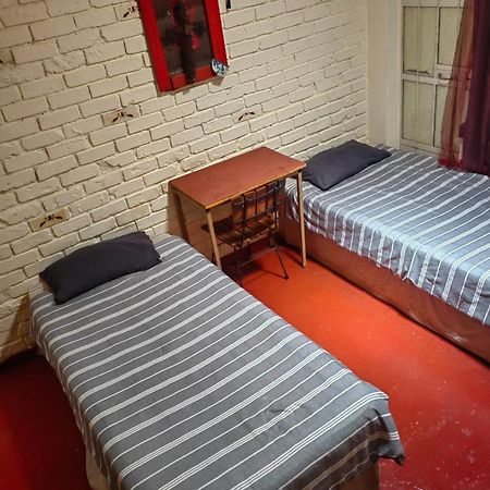 Paljas Backpackers Hotel Потчефструм Екстериор снимка
