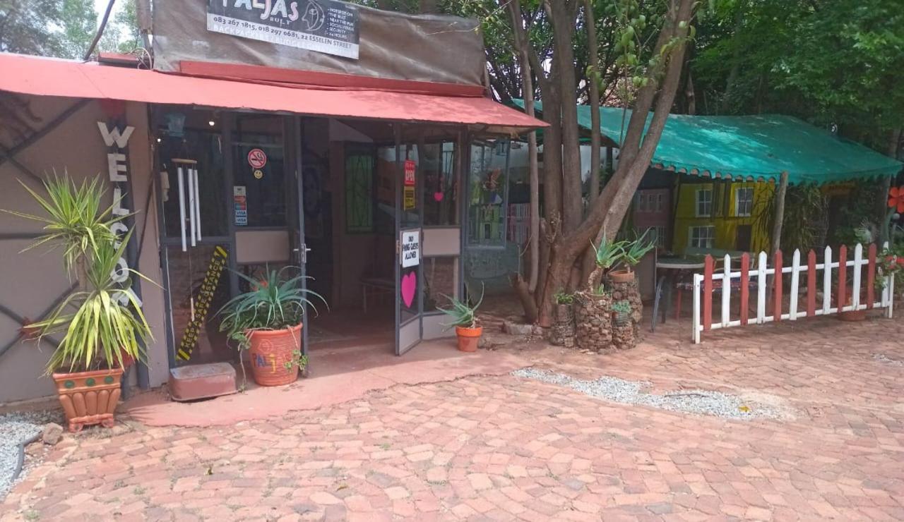 Paljas Backpackers Hotel Потчефструм Екстериор снимка