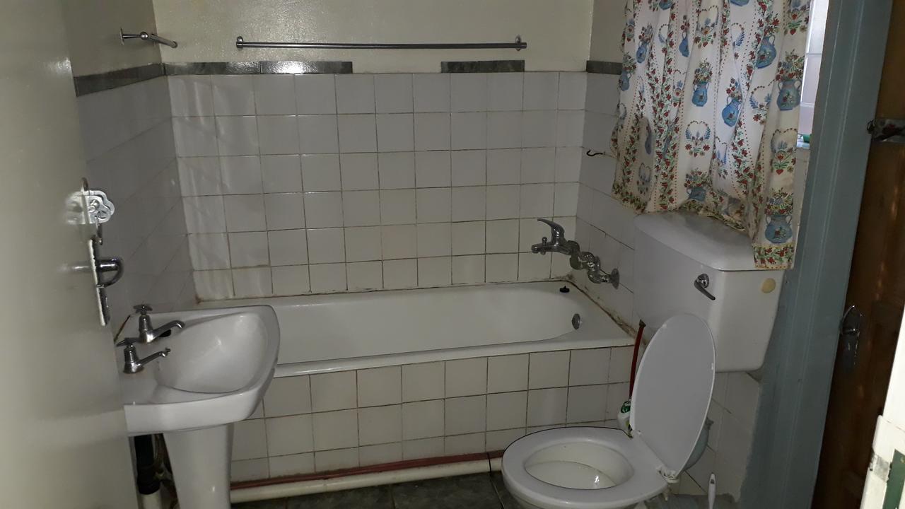Paljas Backpackers Hotel Потчефструм Екстериор снимка