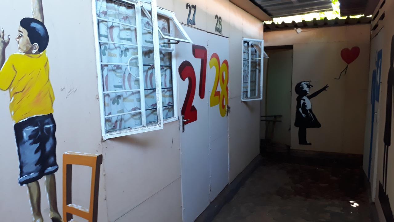 Paljas Backpackers Hotel Потчефструм Екстериор снимка